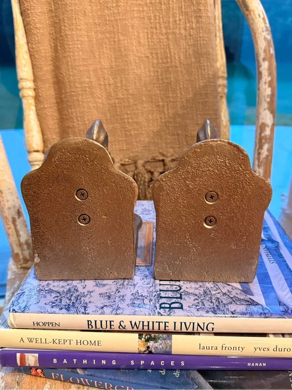 Decorative Fleur-de-Lis Bookends in Aged Brass